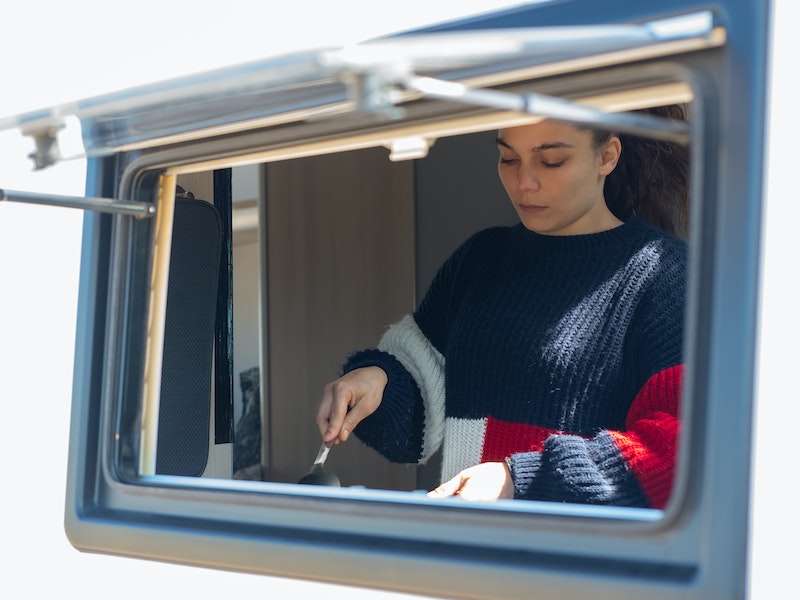 instalar ventanas y claraboyas en furgoneta camper certifix