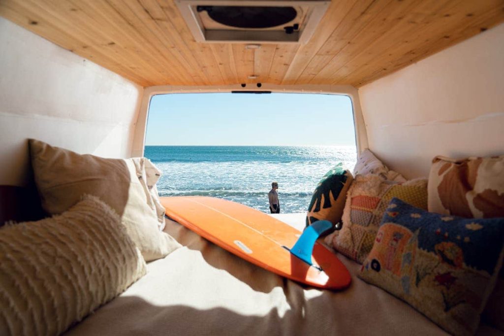 adaptar furgoneta camper para accesorios deportivos surf certifix